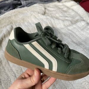 Kids' Boston Retro Court
Sneakers - Cat & Jack™
Green 13